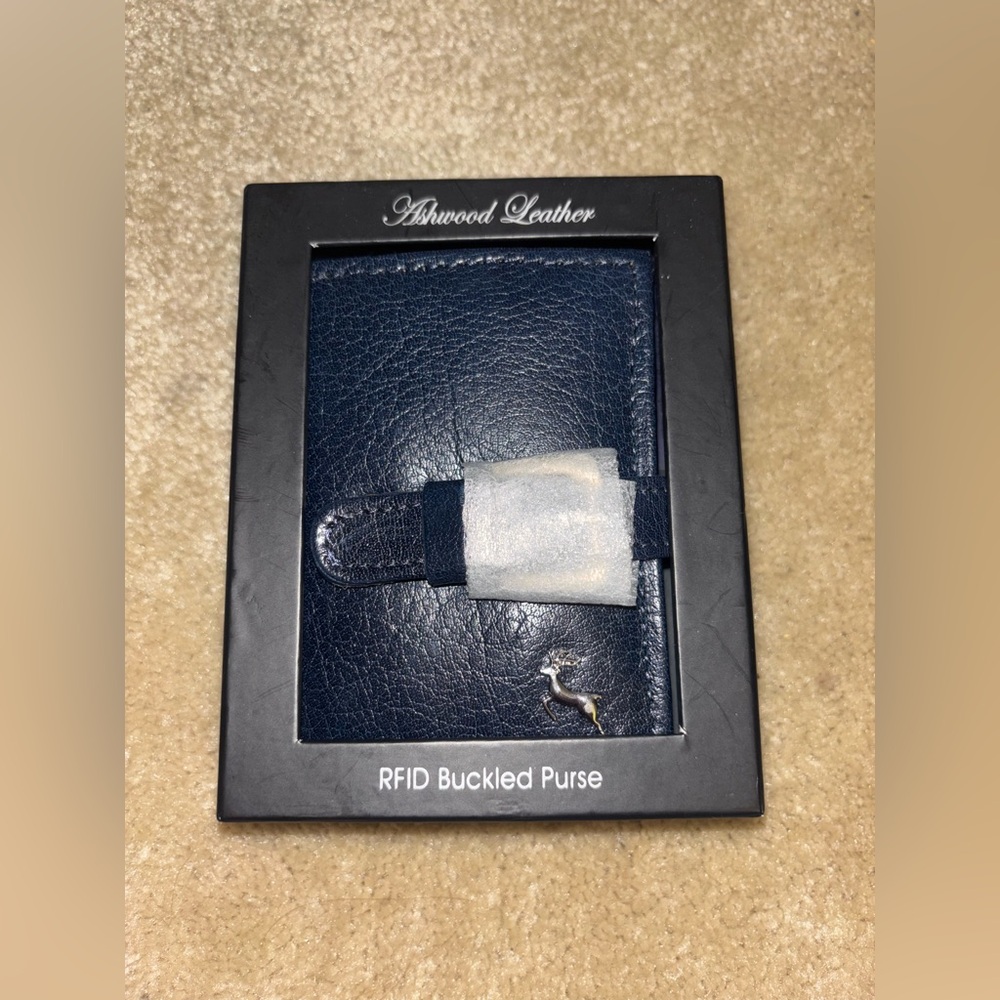 Ashwood Navy Leather Wallet.